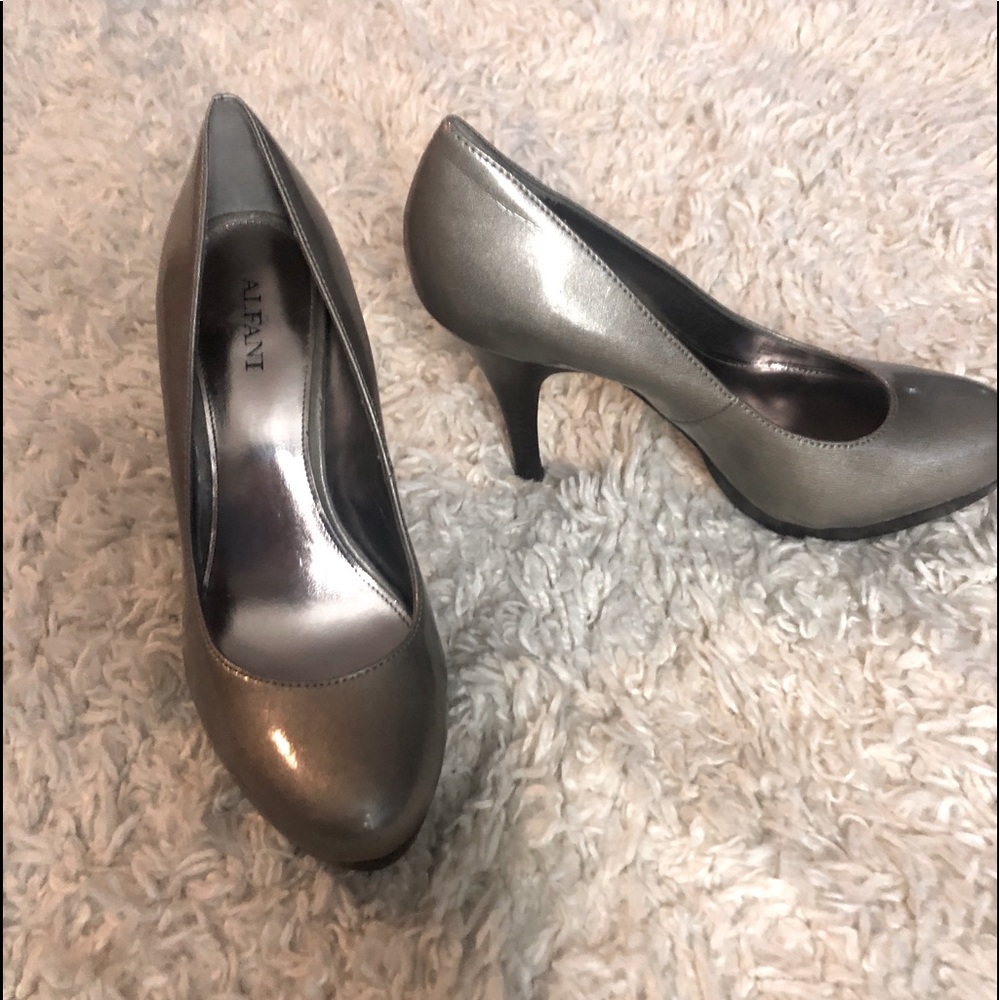 Alfani brand high heels, 2-3” high Grey metallic color, good condition, size 5.5